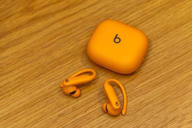 Powerbeats Pro 2我们有了答案凯发k8Beats 史上最棒的产品？用了半个月(图2)