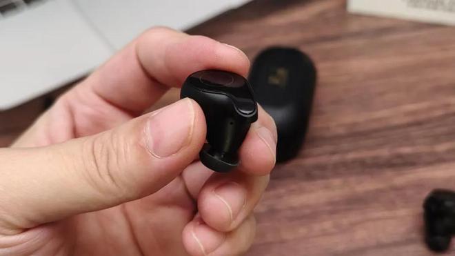私密时光：降噪耳机的真正救星凯发app网站喧嚣都市中的(图11)